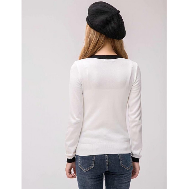 Fashion White Round Neckline Design Sweater